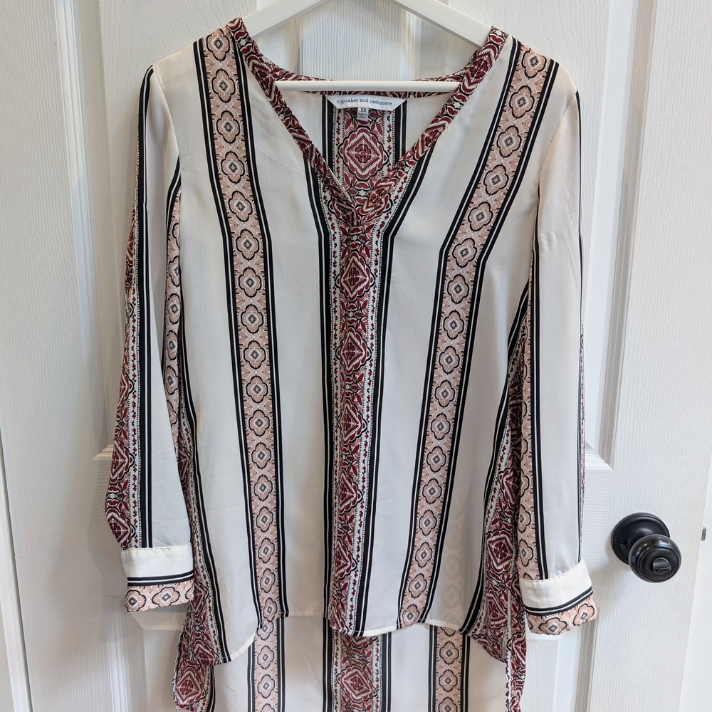 cupcakes & cashmere Geometric Striped Blouse - Cream and Black